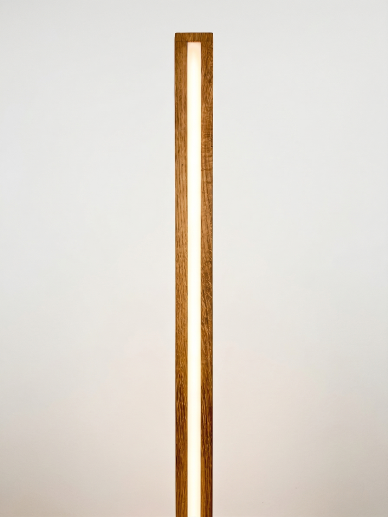 Lampa podłogowa dębowa słupek