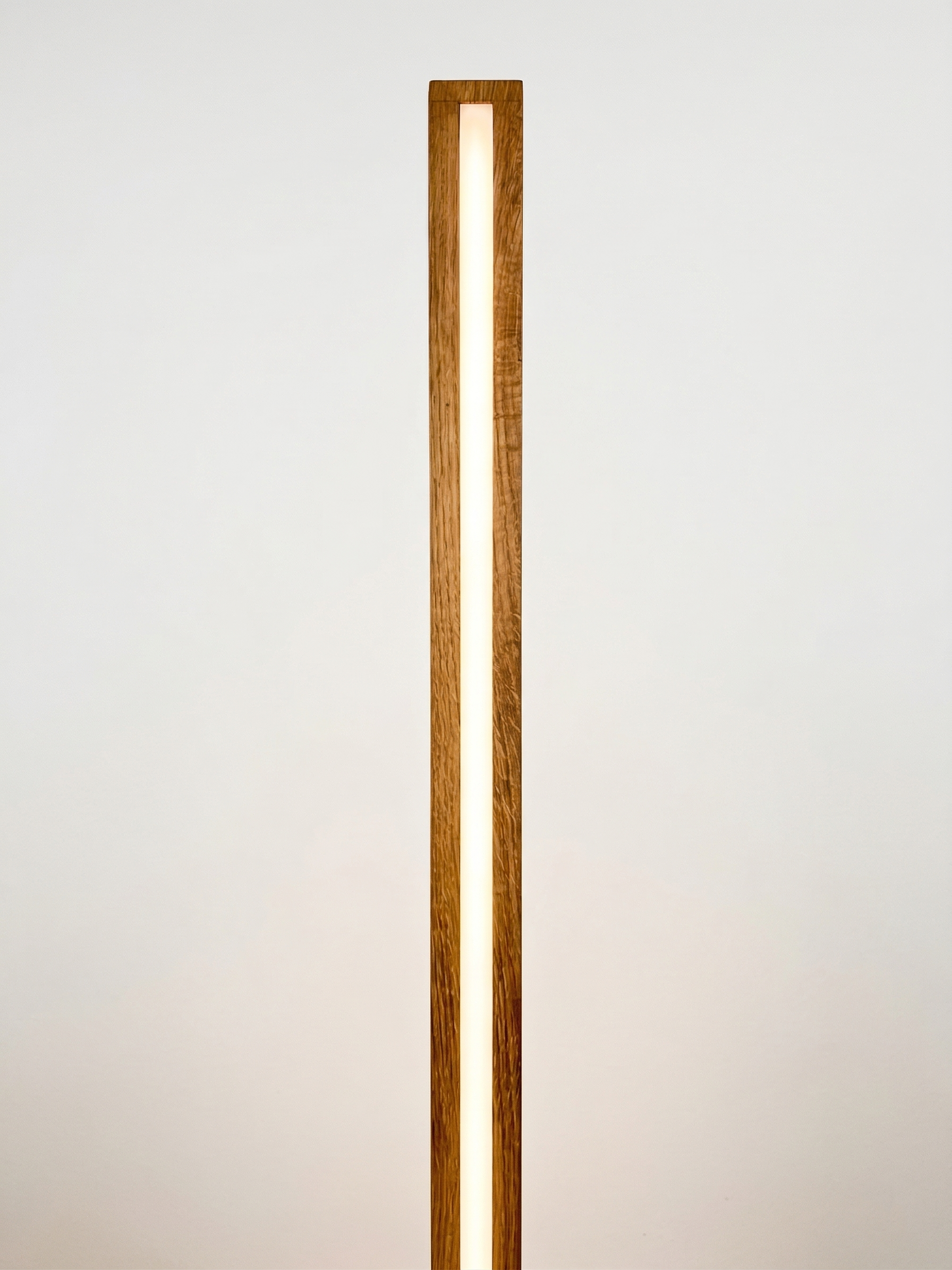 Lampa podłogowa dębowa słupek
