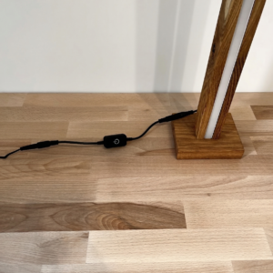 Lampa podłogowa dębowa słupek