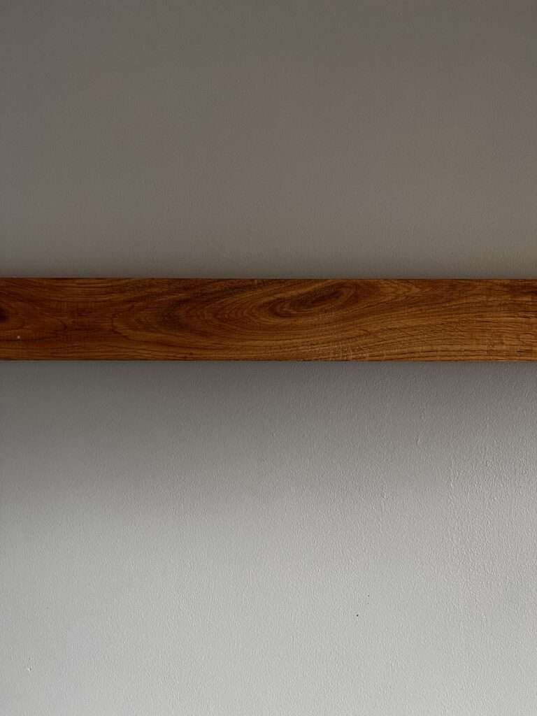 Liniowa lampa ścienna dębowa