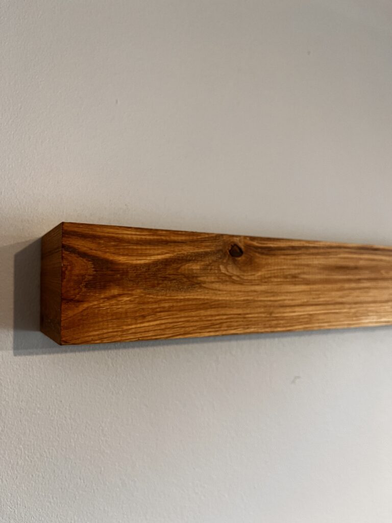 Liniowa lampa ścienna dębowa